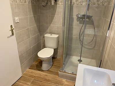 Studio semi-équipée A LOUER - ST ETIENNE ALBERT THOMAS/URSULES/CENTRE VILLE - 22.71 m2 - 435 &euro; charges comprises par mois