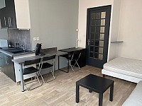 APPARTEMENT T1 A LOUER - ST ETIENNE AVENUE DE LA LIBERATION/GRANDE POSTE - 29.49 m2 - 425 € charges comprises par mois