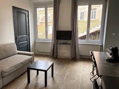 APPARTEMENT T1 A LOUER - ST ETIENNE AVENUE DE LA LIBERATION/GRANDE POSTE - 29.49 m2 - 425 &euro; charges comprises par mois
