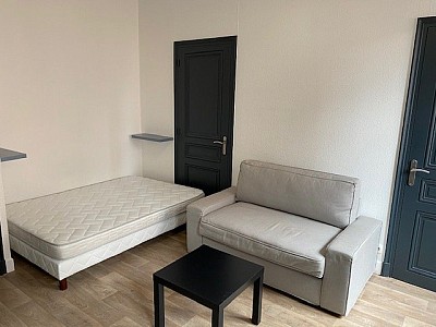 APPARTEMENT T1 A LOUER - ST ETIENNE AVENUE DE LA LIBERATION/GRANDE POSTE - 29.49 m2 - 425 &euro; charges comprises par mois