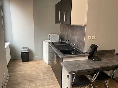 APPARTEMENT T1 A LOUER - ST ETIENNE AVENUE DE LA LIBERATION/GRANDE POSTE - 29.49 m2 - 425 &euro; charges comprises par mois