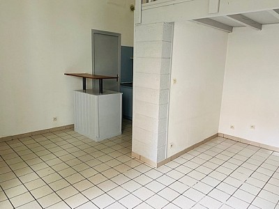 APPARTEMENT T1 A LOUER - ST ETIENNE BAS DE FAURIEL/ST ROCH - 31.95 m2 - 410€ charges comprises par mois