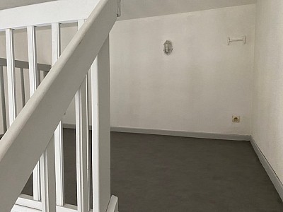 APPARTEMENT T1 A LOUER - ST ETIENNE BAS DE FAURIEL/ST ROCH - 31.95 m2 - 410€ charges comprises par mois