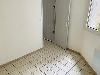 APPARTEMENT T1 A LOUER - ST ETIENNE BAS DE FAURIEL/ST ROCH - 31.95 m2 - 410€ charges comprises par mois
