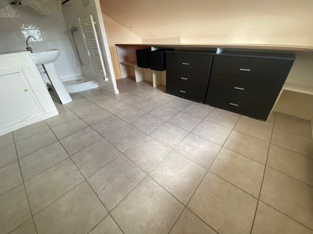 APPARTEMENT T1 A LOUER - ST ETIENNE CHAVANELLE/HYPER CENTRE - 28.53 m2 - 406�&euro; charges comprises par mois