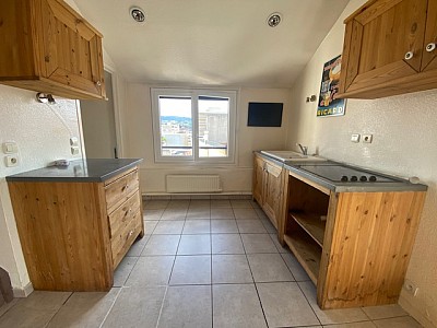 APPARTEMENT T1 A LOUER - ST ETIENNE CHAVANELLE/HYPER CENTRE - 28.53 m2 - 406�&euro; charges comprises par mois