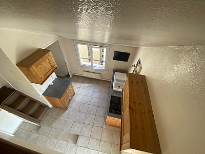 APPARTEMENT T1 A LOUER - ST ETIENNE CHAVANELLE/HYPER CENTRE - 28.53 m2 - 406�&euro; charges comprises par mois