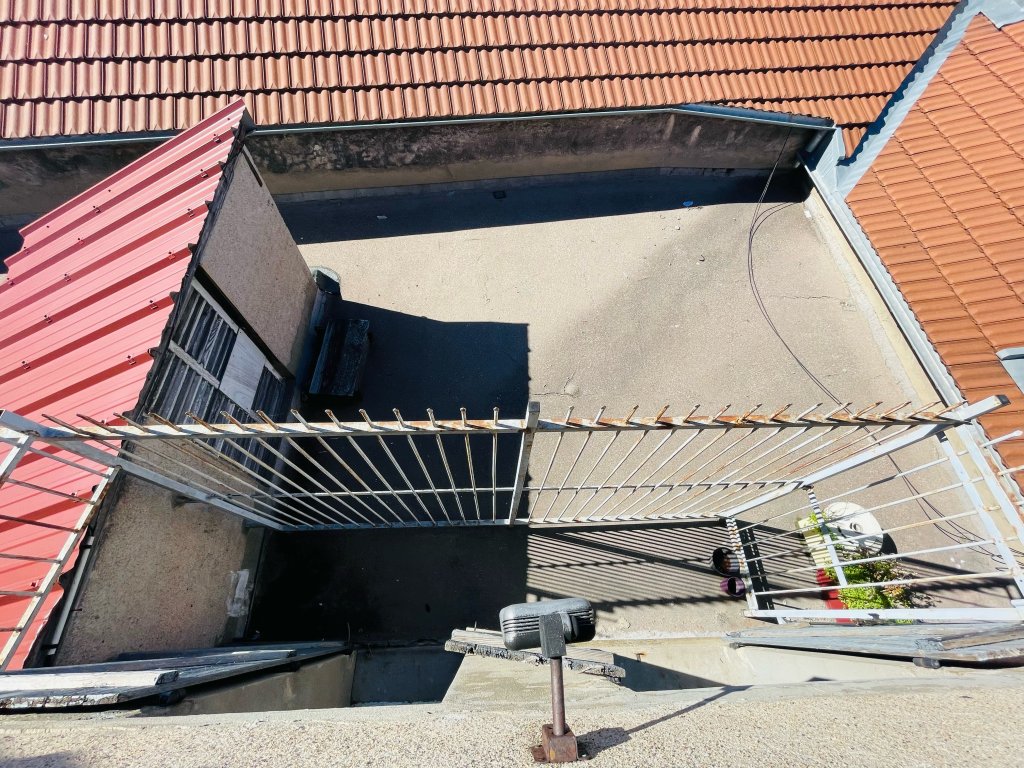 APPARTEMENT T1 A LOUER - ST ETIENNE CHAVANELLE/HYPER CENTRE - 28.53 m2 - 406�&euro; charges comprises par mois