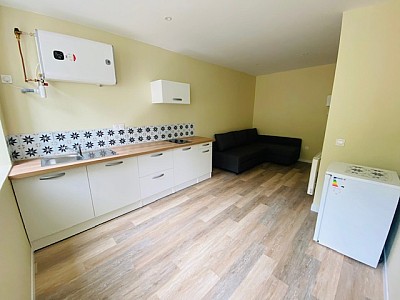 APPARTEMENT T1 A LOUER - ST ETIENNE COLLINE DES PERES - 17.78 m2 - 280 € charges comprises par mois