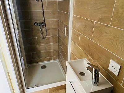 APPARTEMENT T1 A LOUER - ST ETIENNE COLLINE DES PERES - 17.78 m2 - 280 € charges comprises par mois