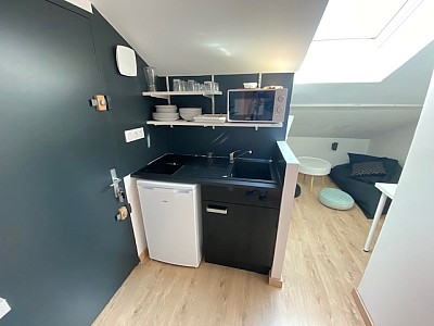 APPARTEMENT T1 A LOUER - ST ETIENNE FAC TREFILERIE/CENTRE II - 8.12 m2 - 350 € charges comprises par mois