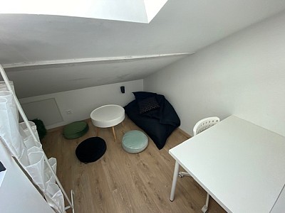 APPARTEMENT T1 A LOUER - ST ETIENNE FAC TREFILERIE/CENTRE II - 8.12 m2 - 350 € charges comprises par mois