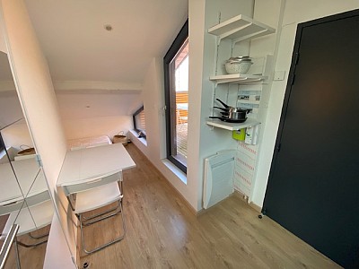 APPARTEMENT T1 A LOUER - ST ETIENNE FAC TREFILERIE/CENTRE II - 8.12 m2 - 350 € charges comprises par mois
