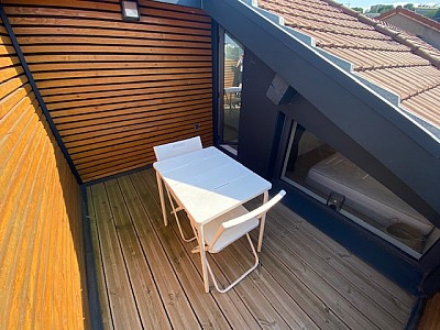 APPARTEMENT T1 A LOUER - ST ETIENNE FAC TREFILERIE/CENTRE II - 8.12 m2 - 350 € charges comprises par mois