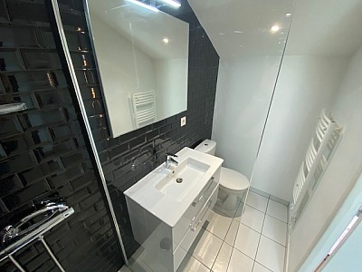 APPARTEMENT T1 A LOUER - ST ETIENNE FAC TREFILERIE/CENTRE II - 8.12 m2 - 350 € charges comprises par mois