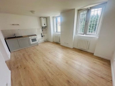 APPARTEMENT T1 A LOUER - ST ETIENNE FAC TREFILERIE - 25.06 m2 - 370�&euro; charges comprises par mois
