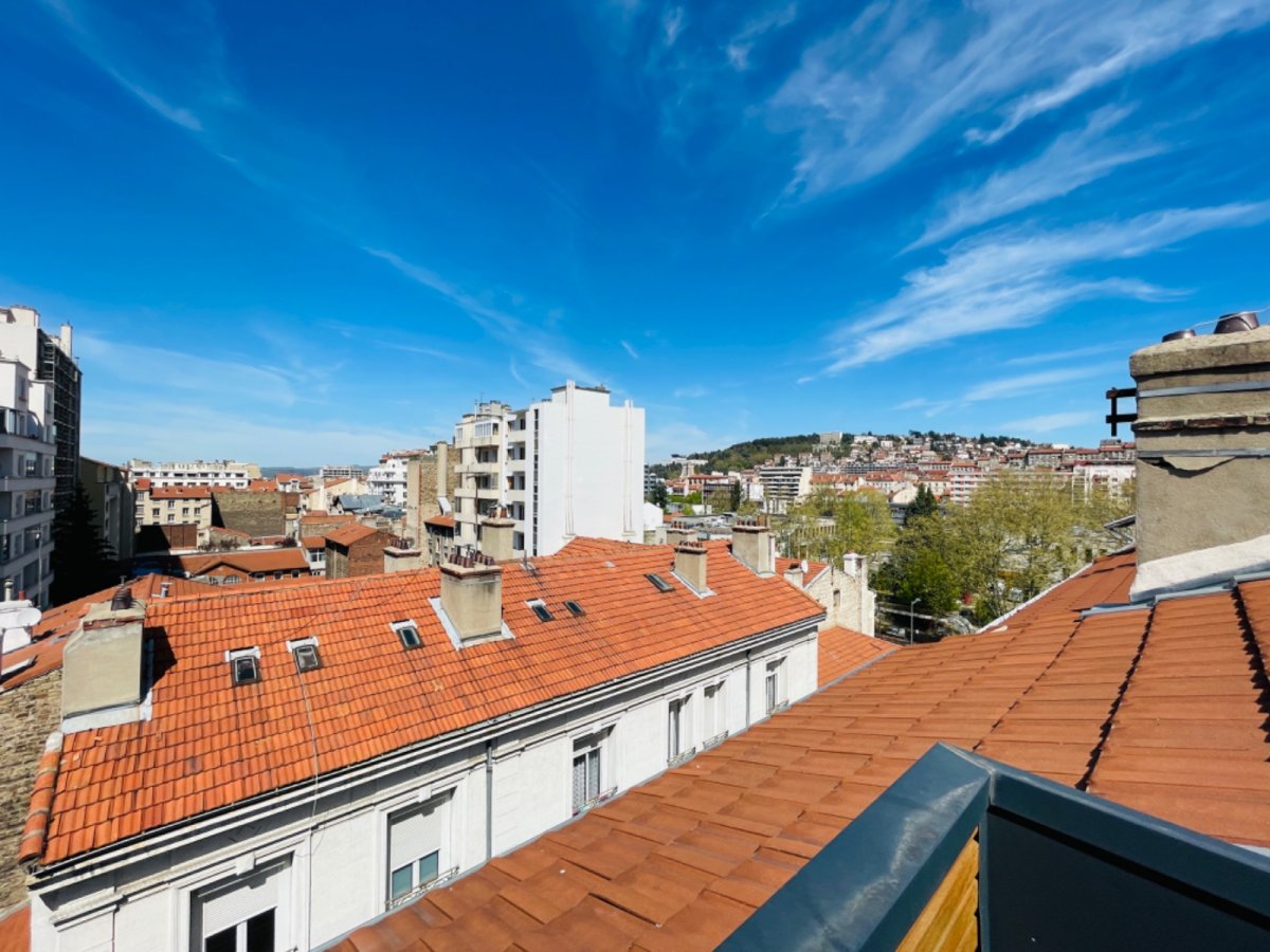 APPARTEMENT T1 - ST ETIENNE FAC TREFILERIE - 10.61 m2 - LOU&Eacute;