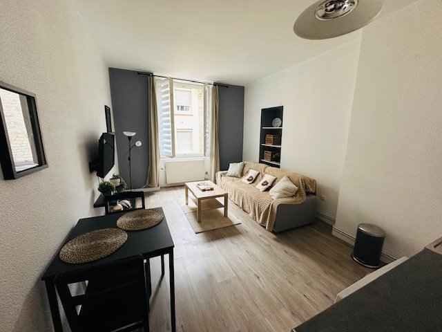 APPARTEMENT T1 - ST ETIENNE HOTEL DE VILLE - 23.13 m2 - LOU&Eacute;