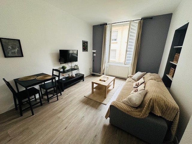 APPARTEMENT T1 - ST ETIENNE HOTEL DE VILLE - 23.13 m2 - LOU&Eacute;