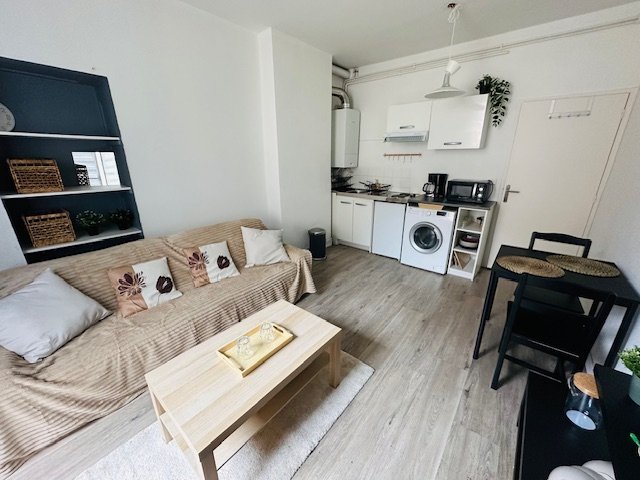 APPARTEMENT T1 - ST ETIENNE HOTEL DE VILLE - 23.13 m2 - LOU&Eacute;