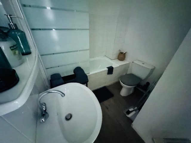 APPARTEMENT T1 - ST ETIENNE HOTEL DE VILLE - 23.13 m2 - LOU&Eacute;