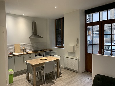 APPARTEMENT T1 A LOUER - ST ETIENNE HOTEL DE VILLE - 33 m2 - 440 € charges comprises par mois