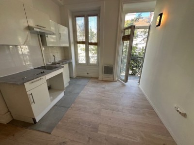 APPARTEMENT T1 A LOUER - ST ETIENNE JEAN JAURES / CARNOT - 35.88 m2 - 410€ charges comprises par mois