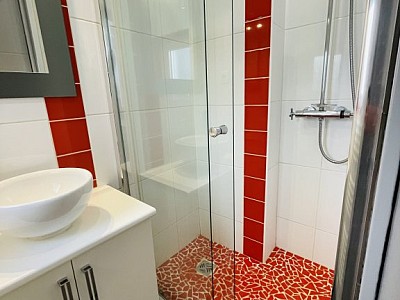 T1 Bis A LOUER - ST ETIENNE LES HALLES/URSULES - 33.09 m2 - 460 € charges comprises par mois