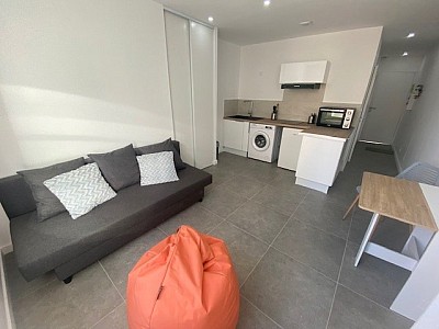 Studio Meublé A LOUER - ST ETIENNE Place Du Peuple/Place Grenette - 21.81 m2 - 426 &euro; charges comprises par mois