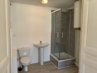 APPARTEMENT T1 - ST ETIENNE PLACE GRENETTE/PEUPLE - 33.61 m2 - LOUÉ