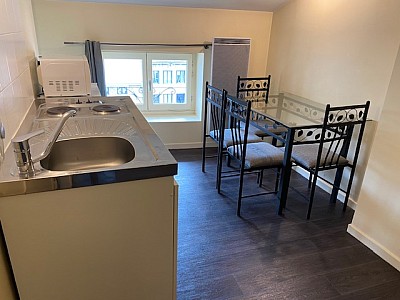 APPARTEMENT T1 A LOUER - ST ETIENNE Place Grenette/Place du Peuple - 19.07 m2 - 258€ charges comprises par mois