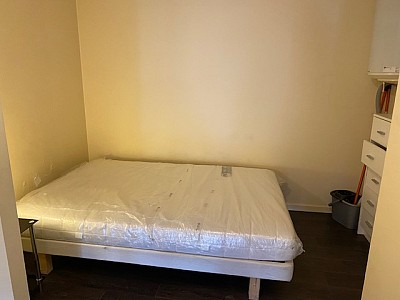 APPARTEMENT T1 A LOUER - ST ETIENNE Place Grenette/Place du Peuple - 19.07 m2 - 258€ charges comprises par mois