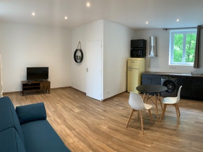 Studio Semi-Meubl� A LOUER - ST ETIENNE Quartier Albert Thomas/Ursules - 25.87 m2 - 452�&euro; charges comprises par mois