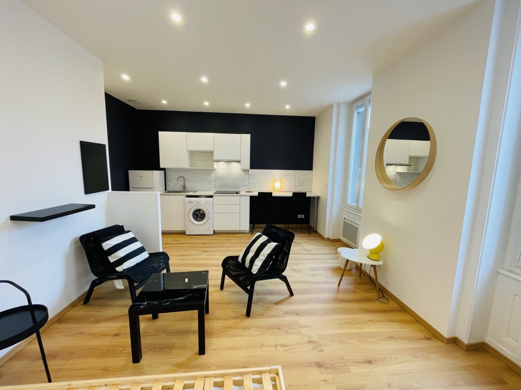APPARTEMENT T1 - ST ETIENNE Quartier Tréfilerie - 29.96 m2 - LOU&Eacute;