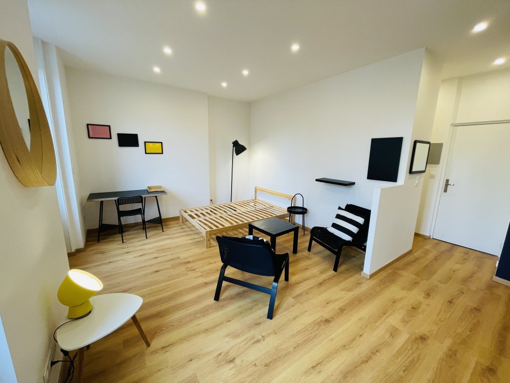 APPARTEMENT T1 - ST ETIENNE Quartier Tréfilerie - 29.96 m2 - LOU&Eacute;