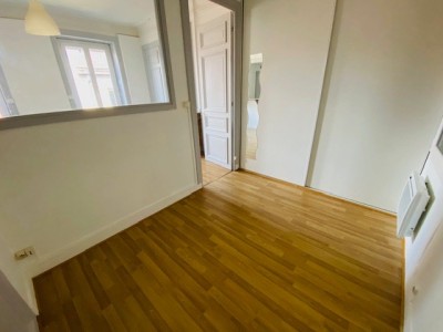 APPARTEMENT T1 A LOUER - ST ETIENNE REPUBLIQUE/FOURNEYRON/DORIAN - 34.32 m2 - 415�&euro; charges comprises par mois