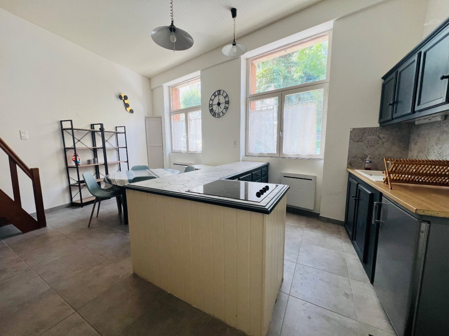 T1 de 32 m2 plus chambre en mezzanine - ST ETIENNE Hauteur de la place Albert Thomas - 32.43 m2 - VENDU