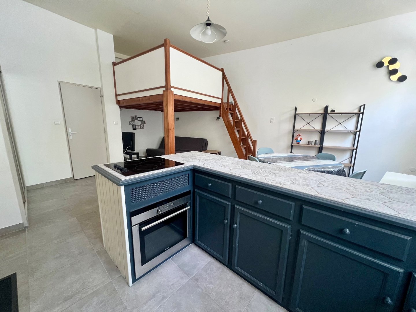 T1 de 32 m2 plus chambre en mezzanine - ST ETIENNE Hauteur de la place Albert Thomas - 32.43 m2 - VENDU