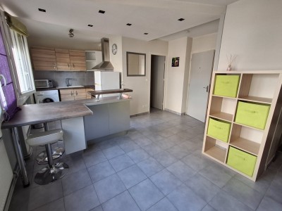 GRAND STUDIO A VENDRE - ST ETIENNE MONTPLAISIR - 36 m2 - 56000€