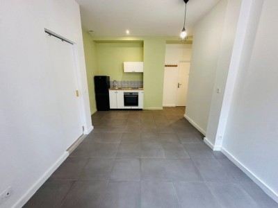 APPARTEMENT T2 A LOUER - ST ETIENNE ALBERT THOMAS/URSULES/LES HALLES - 32.98 m2 - 500 € charges comprises par mois