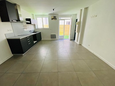 APPARTEMENT T2 - ST ETIENNE BADOUILLERE - 44.2 m2 - LOUÉ