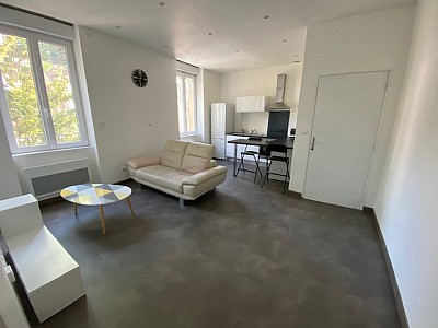 T2 Meublé A LOUER - ST ETIENNE CARNOT/CITE DESIGN - 40.35 m2 - 490 € charges comprises par mois