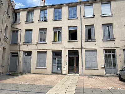 APPARTEMENT T2 A LOUER - ST ETIENNE CENTRE - 26.51 m2 - 410€ charges comprises par mois