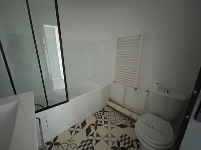 APPARTEMENT T2 A LOUER - ST ETIENNE CENTRE - 45.83 m2 - 550 € charges comprises par mois