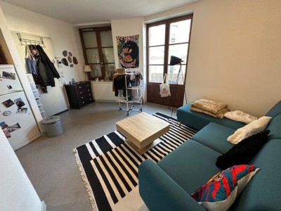 T2 Meublé A LOUER - ST ETIENNE CENTRE VILLE/JACQUARD - 35.2 m2 - 490 € charges comprises par mois