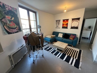 T2 Meublé A LOUER - ST ETIENNE CENTRE VILLE/JACQUARD - 35.2 m2 - 490 € charges comprises par mois