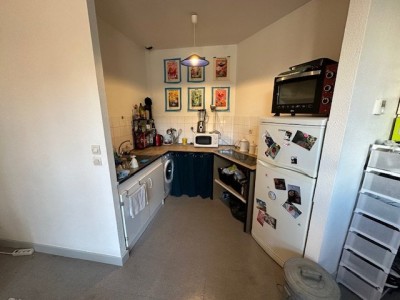 T2 Meublé A LOUER - ST ETIENNE CENTRE VILLE/JACQUARD - 35.2 m2 - 490 € charges comprises par mois