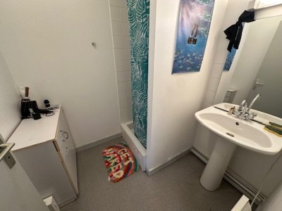 T2 Meublé A LOUER - ST ETIENNE CENTRE VILLE/JACQUARD - 35.2 m2 - 490 € charges comprises par mois