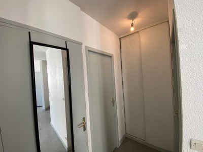 T2 Meublé A LOUER - ST ETIENNE CENTRE VILLE/JACQUARD - 35.2 m2 - 490 &euro; charges comprises par mois