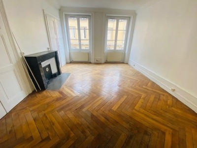 APPARTEMENT T2 - ST ETIENNE CENTRE VILLE - 60.67 m2 - LOUÉ